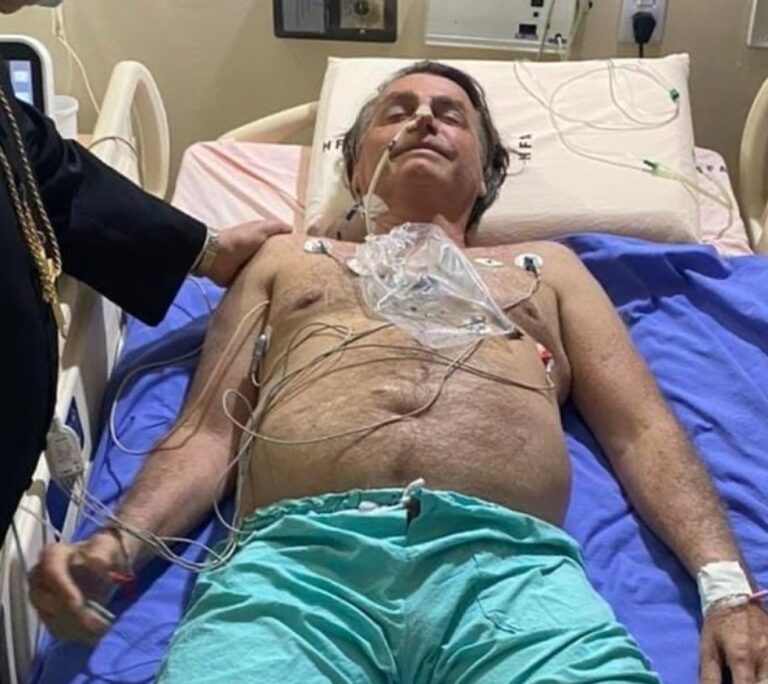 Bolsonaro pode passar por cirurgia de emergência para desobstruir intestino