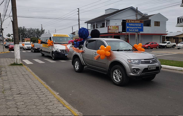 Apae de Arroio do Silva realiza carreata em campanha de prevenção de deficiência