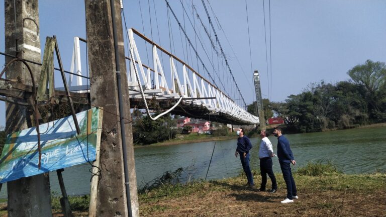 Prefeitura de Araranguá revitaliza ponte pênsil do bairro Barranca